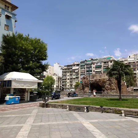Cosy Open Large By Ruins Helexpo * Thessaloniki