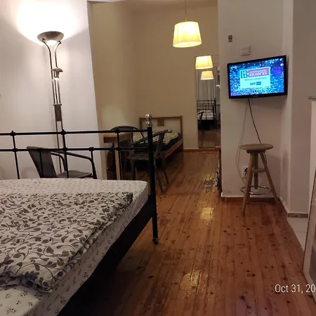 Cosy Open Large By Ruins Helexpo Thessaloniki